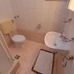 Konukevi Lola