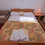 Lola Konukevi 3*