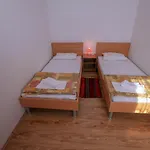 Konukevi Lola 3*