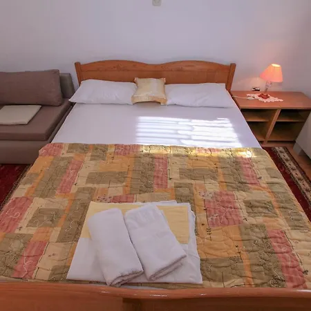 Lola Guest house 3*