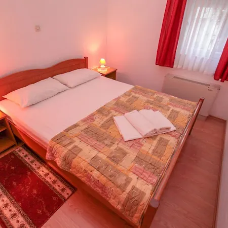 Lola Gasthof Rogoznica (Sibenik-Knin)