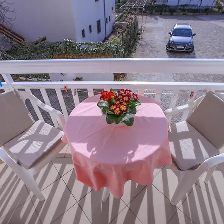 Lola Gasthof Rogoznica (Sibenik-Knin)