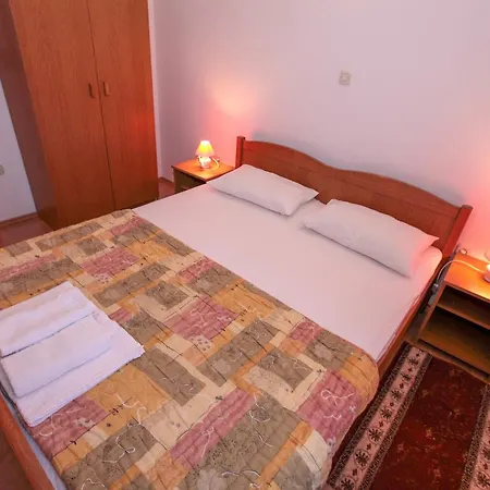 Guest house Lola Rogoznica (Sibenik-Knin)