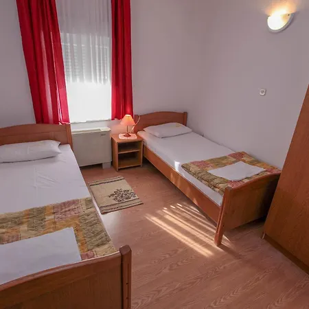 Guest house Lola Rogoznica (Sibenik-Knin)
