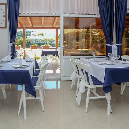 Lola Rogoznica (Sibenik-Knin)