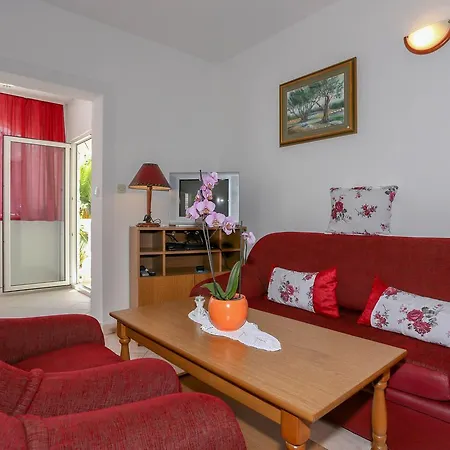 Lola Pensión Rogoznica (Sibenik-Knin)