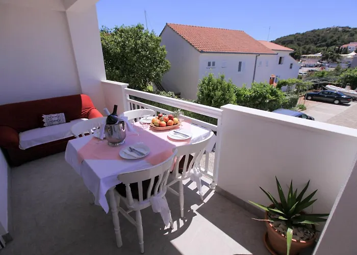 Lola 3* Rogoznica (Sibenik-Knin)