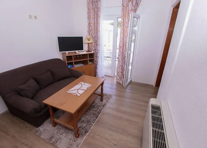 Lola Pensión Rogoznica (Sibenik-Knin)