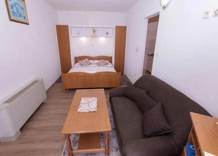 Lola Rogoznica (Sibenik-Knin)