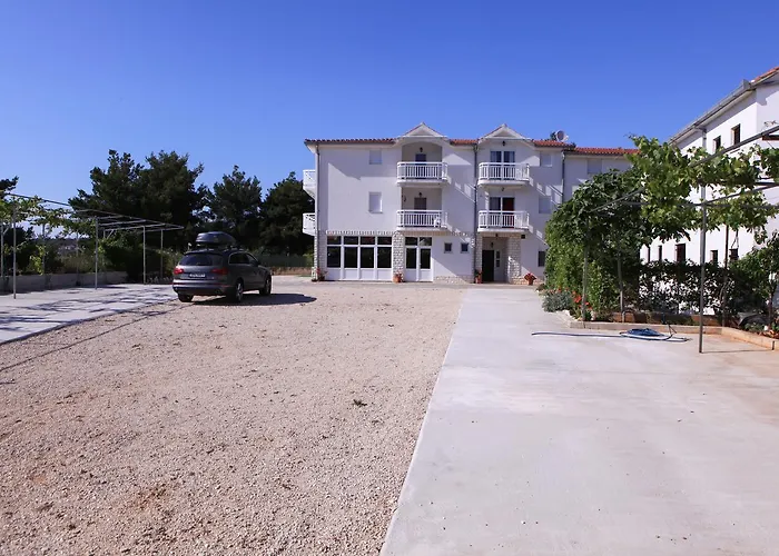 Pensión Lola Rogoznica (Sibenik-Knin)