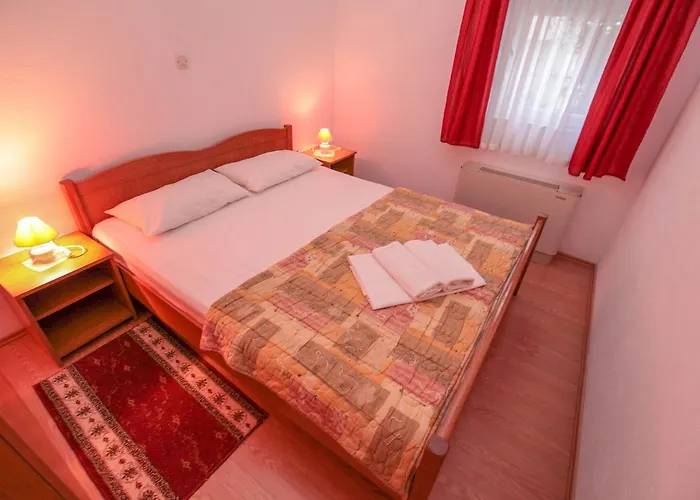 Lola Gasthof Rogoznica (Sibenik-Knin)