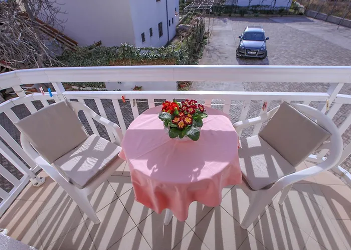 Lola Pensión Rogoznica (Sibenik-Knin)