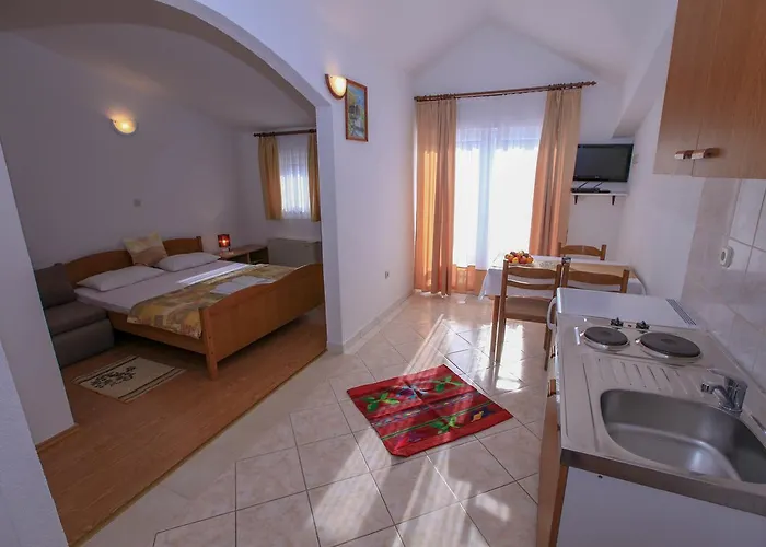 Lola Rogoznica (Sibenik-Knin)