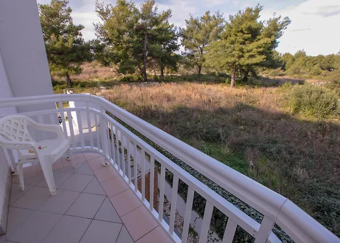 Lola 3* Rogoznica (Sibenik-Knin)