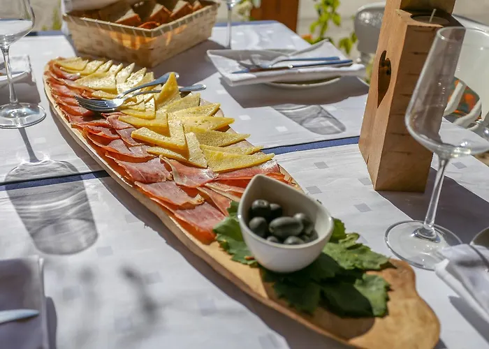 Lola 3* Rogoznica (Sibenik-Knin)